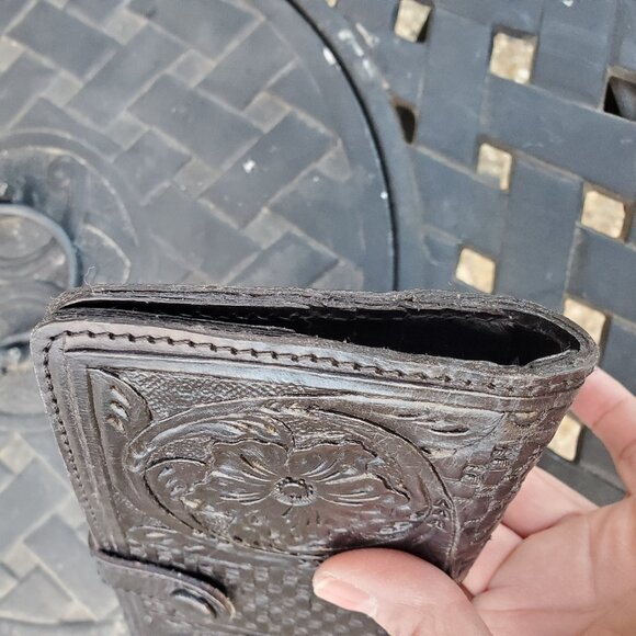Mexican Hand Tooled Black Leather Wallet - Picture 5 of 6